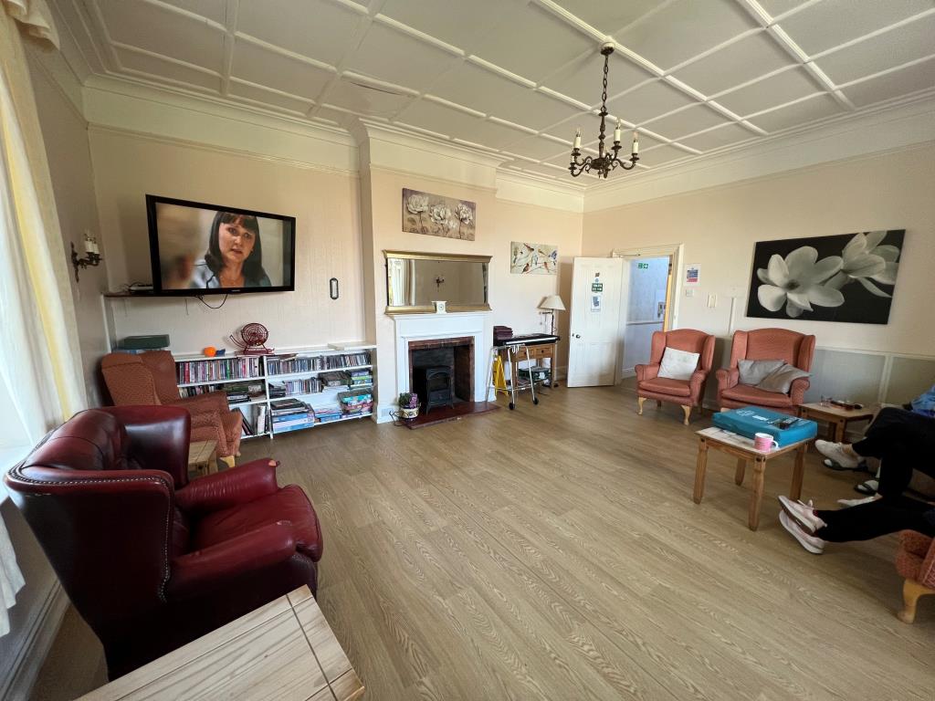 Lot: 81 - FREEHOLD FORMER CARE HOME WITH POTENTIAL -